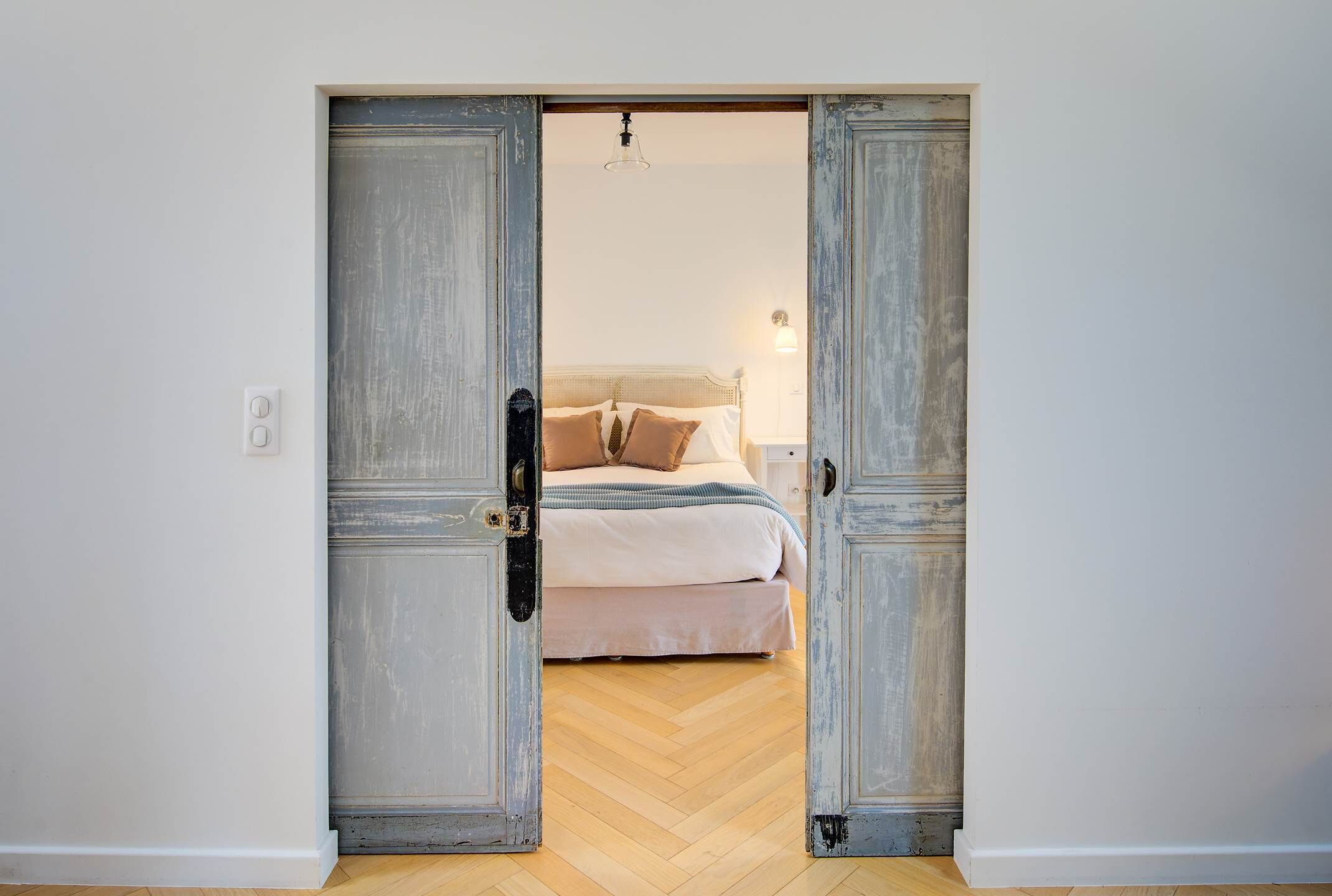 2 多间卧室、免费 WiFi