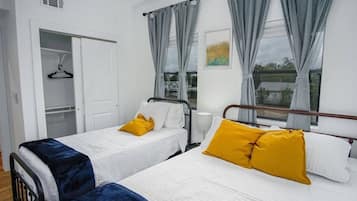 3 makuuhuonetta, silitysrauta/-lauta, Wi-Fi, vuodevaatteet