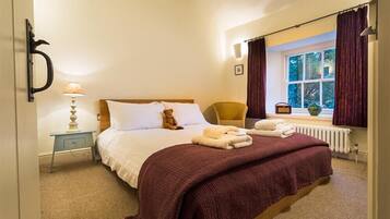 3 bedrooms, individually decorated, individually furnished, free WiFi