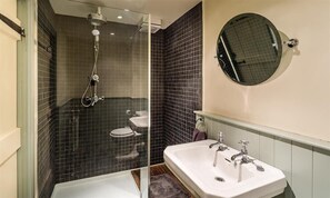 Shower - Thimble Hall (Ambleside)