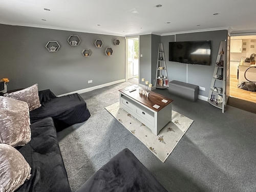 2 bedroom accommodation in East Kirkby, near Horncastle