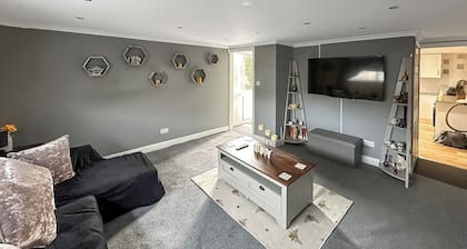 2 bedroom accommodation in East Kirkby, near Horncastle