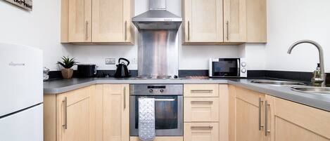 Fridge, microwave, oven, coffee/tea maker