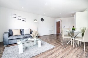 TV - Luxe Getaway - Business | Netflix | WiFi (West Midlands)
