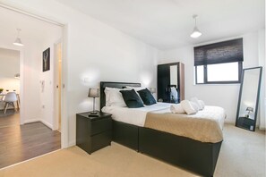 2 chambres, fer et planche à repasser, Wi-Fi, draps fournis
