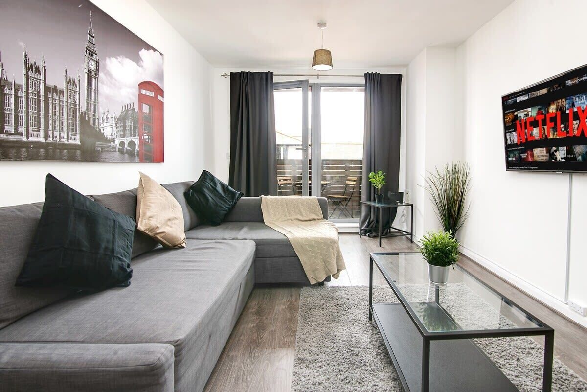 テレビ、書斎 / ワークスペース