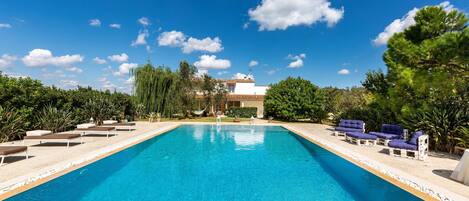 Piscine extérieure (ouverte en saison)