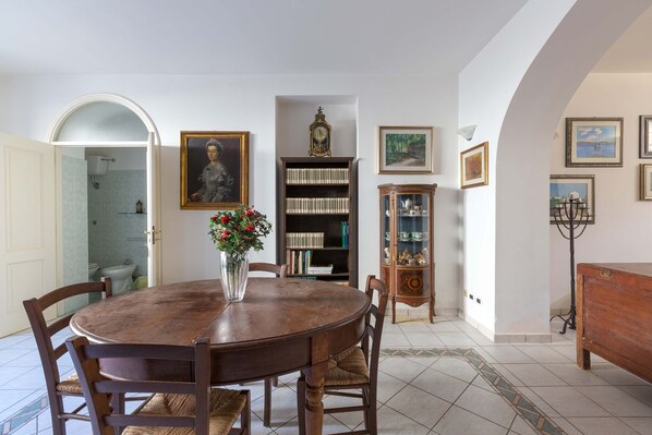 Dining - 2947 Aia del Convento by Barbarhouse (Diso)