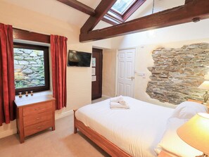 4 bedrooms, individually decorated, individually furnished, free WiFi