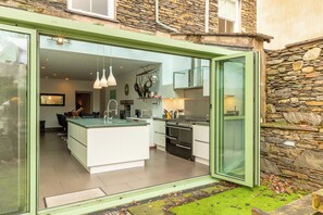 Cottage | Private kitchen | Fridge, dishwasher, cookware/dishes/utensils - The Boundary (Windermere)