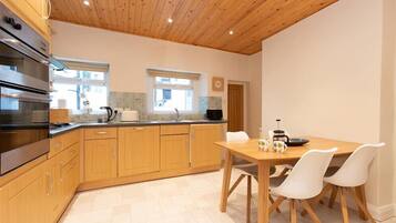 Réfrigérateur, lave-vaisselle