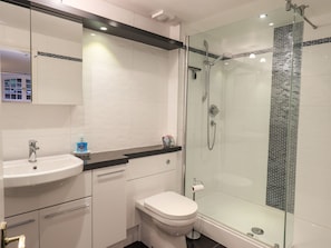 Bathroom - South View (Keswick)
