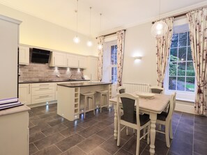 Cottage | Interior - South View (Keswick)