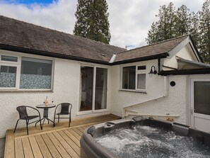 Cottage | Bain à remous extérieur