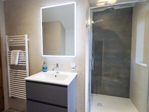 Bathroom - High Dow Crag (Coniston)