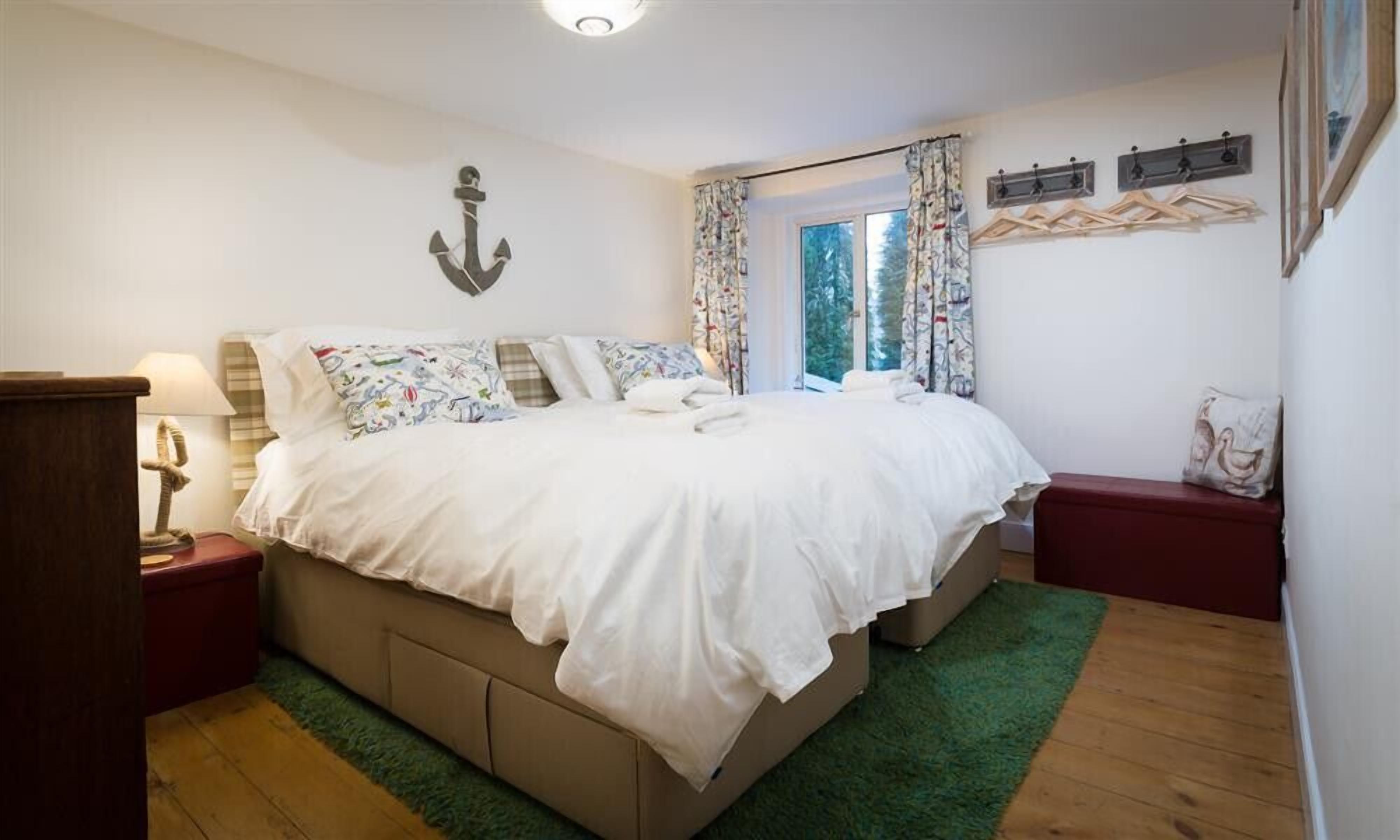 3 makuuhuonetta, yksilöllisesti sisustettu, yksilöllisesti kalustettu