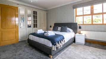 4 bedrooms, individually decorated, individually furnished, free WiFi