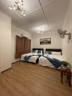 Family House | 4 bedrooms, desk, laptop workspace, free WiFi