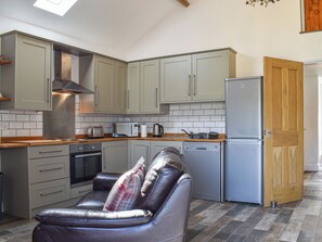 Dishwasher, highchair - The Dairy at Brook House Farm-UK40631 (Minshull Vernon, near Nantwich)