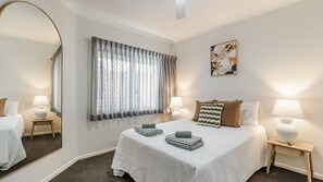 3 bedrooms, iron/ironing board, internet, bed sheets