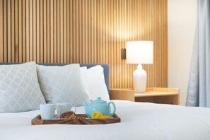 Bureau, fer et planche à repasser, Wi-Fi gratuit, draps fournis