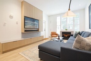 Smart-tv en een open haard