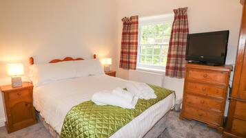 2 bedrooms, individually decorated, individually furnished, free WiFi