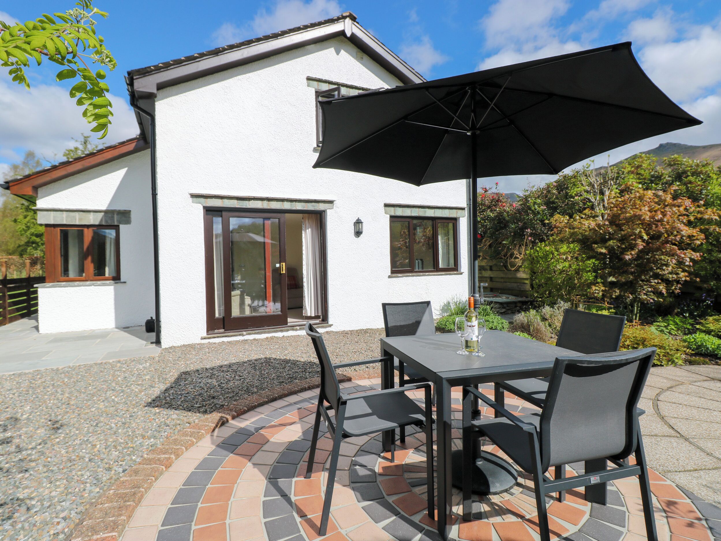 Cottage | Outdoor dining