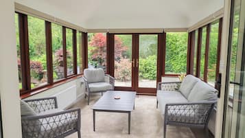 Cottage | Interior