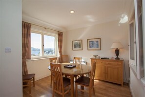 Dining - Romney 12 (Ambleside)