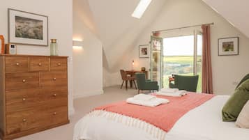 3 Schlafzimmer, individuell dekoriert, individuell eingerichtet