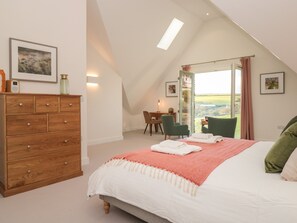 3 bedrooms, individually decorated, individually furnished, free WiFi