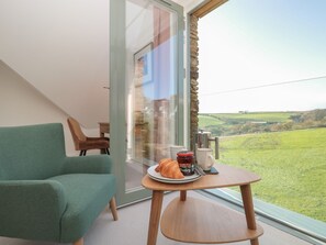 Interior - 4 Court Terrace, Hillfield Village (Dartmouth)