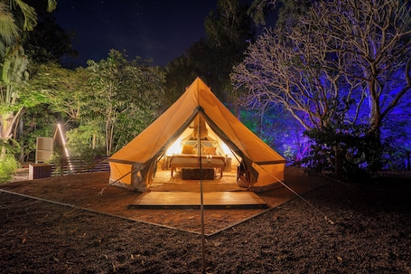 Private Glamping, Shared Bathroom | 免费 WiFi、床单