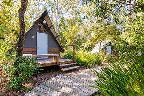Free WiFi, bed sheets - Bounce Magnetic Island (Horseshoe Bay)