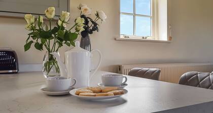The views from this property are simply stunning, come and see for yourself.