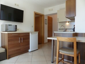 Fridge, microwave, stovetop, dishwasher - Sunny apartment, large south-facing balcony, wonderful view - South Tyrol GUEST PASS included (Trentino-Alto Adige)
