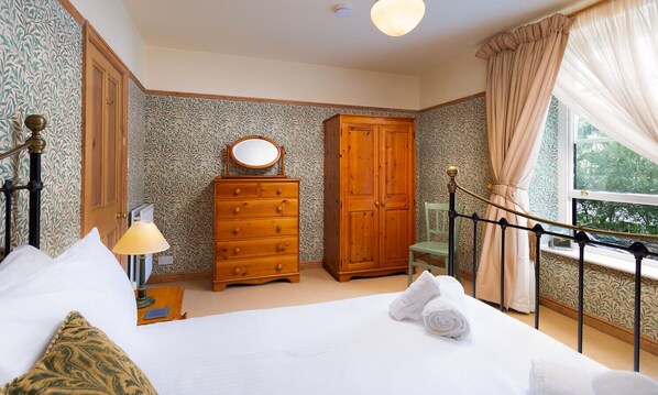 2 habitaciones, decoración personalizada y muebles diferentes 