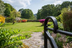 Property grounds - The Old Farm (Ambleside)
