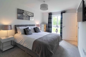 Apartment, Multiple Beds