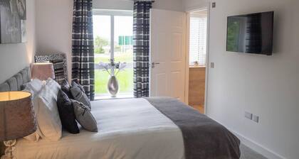 Spacious 2 Bedroom Modern Apartment in Inverness