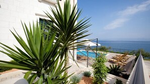 公寓 (One Bedroom Apartment with Terrace an) | 泳池