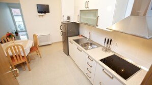 公寓 (One Bedroom Apartment With Balcony an) | 私人廚房