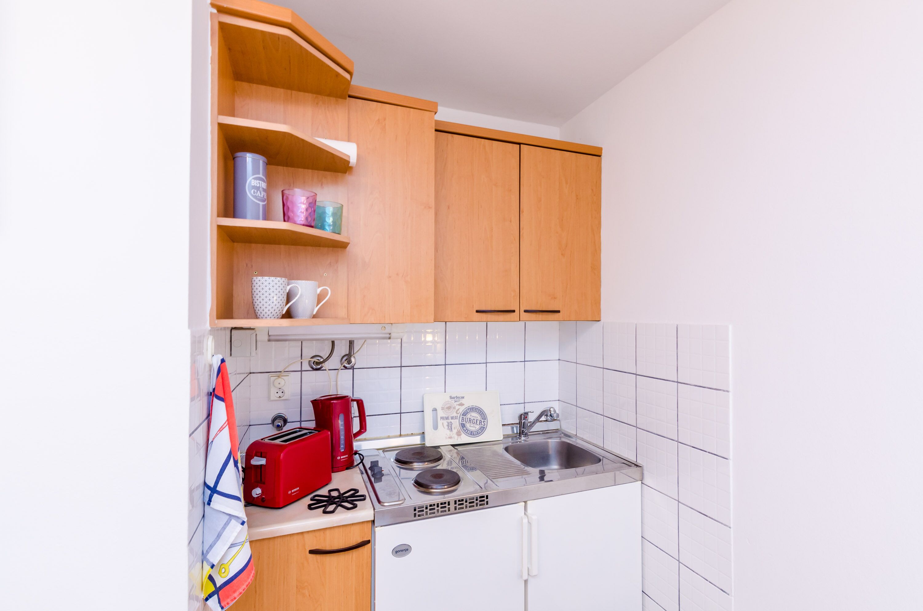 Studio (Studio Apartment with Terrace) | Private kitchenette | Fridge