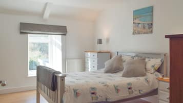 3 bedrooms, free WiFi, bed sheets