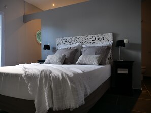 4 Schlafzimmer, Schreibtisch, Bügeleisen/Bügelbrett, Reisekinderbett