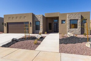 Exterior - Asher: Open Concept Living & Playful Bunk Room (Hurricane)