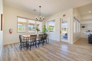 Dining - Asher: Sand Dunes + Golf + Resort Access (Hurricane)
