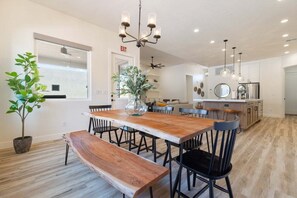 Dining - Asher: Sand Dunes + Golf + Resort Access (Hurricane)