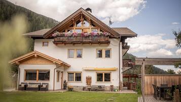 Esterni